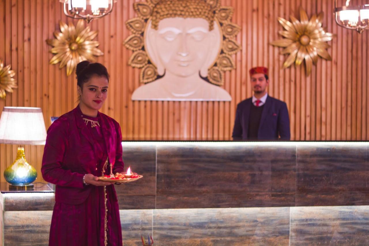 The Whitestone Resorts Manāli Buitenkant foto